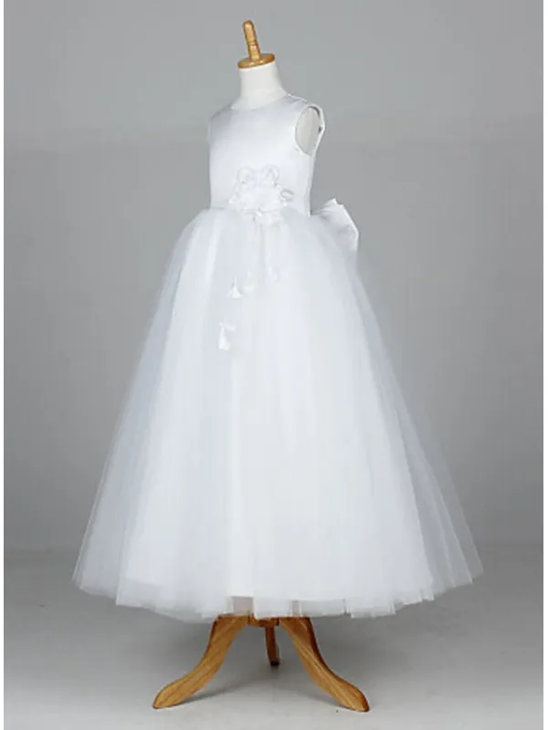Abito per la prima comunione bianco semplice con gonna vaporosa in tulle