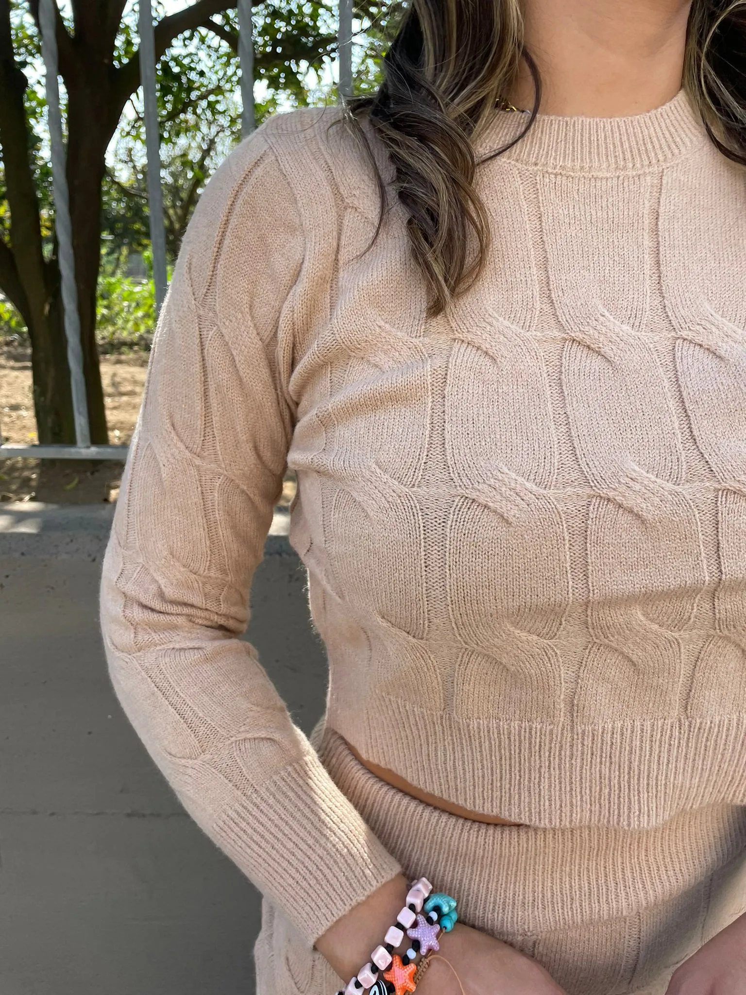 Coordinato 2 pezzi trama treccia con mini gonna