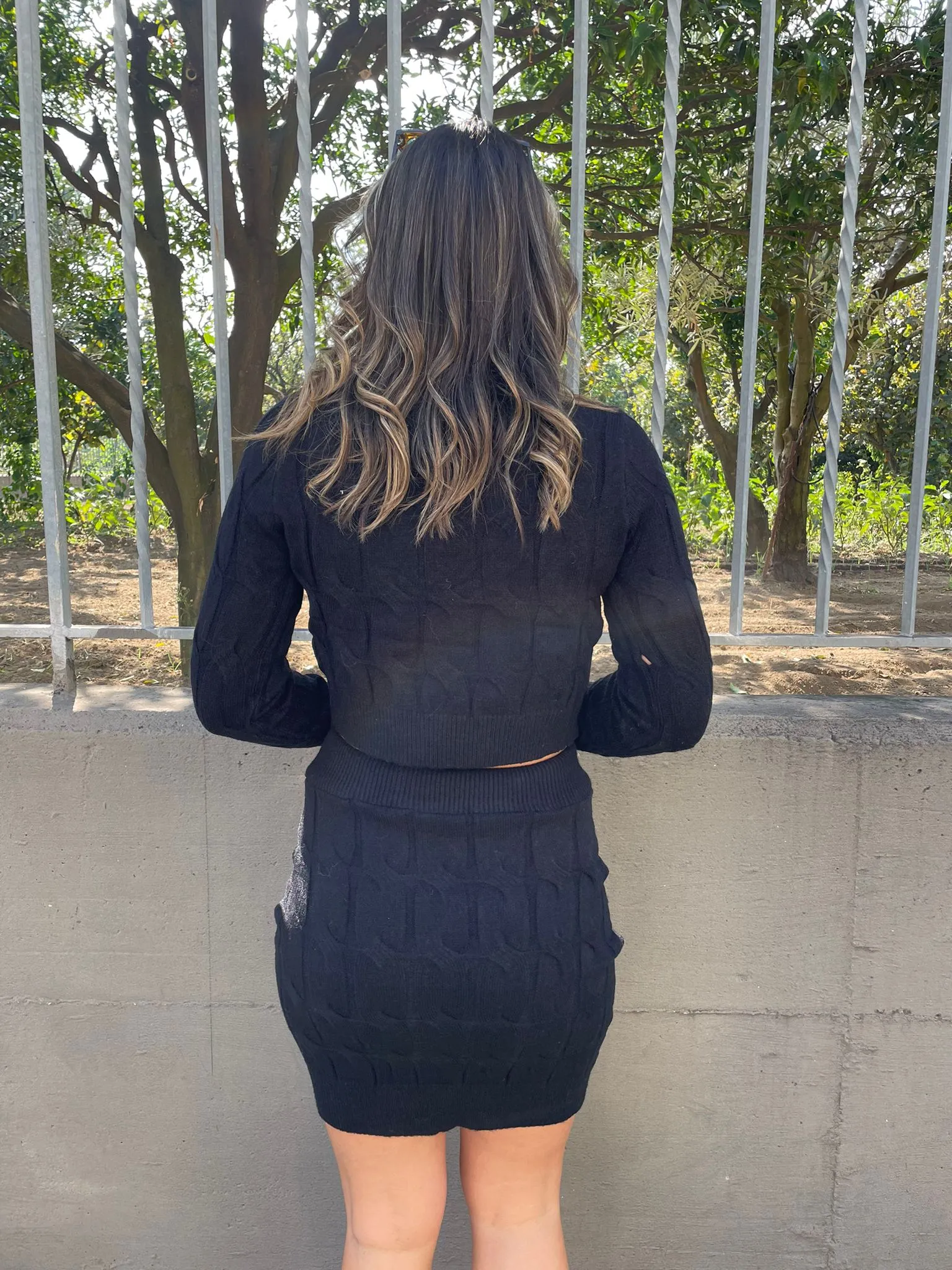 Coordinato 2 pezzi trama treccia con mini gonna
