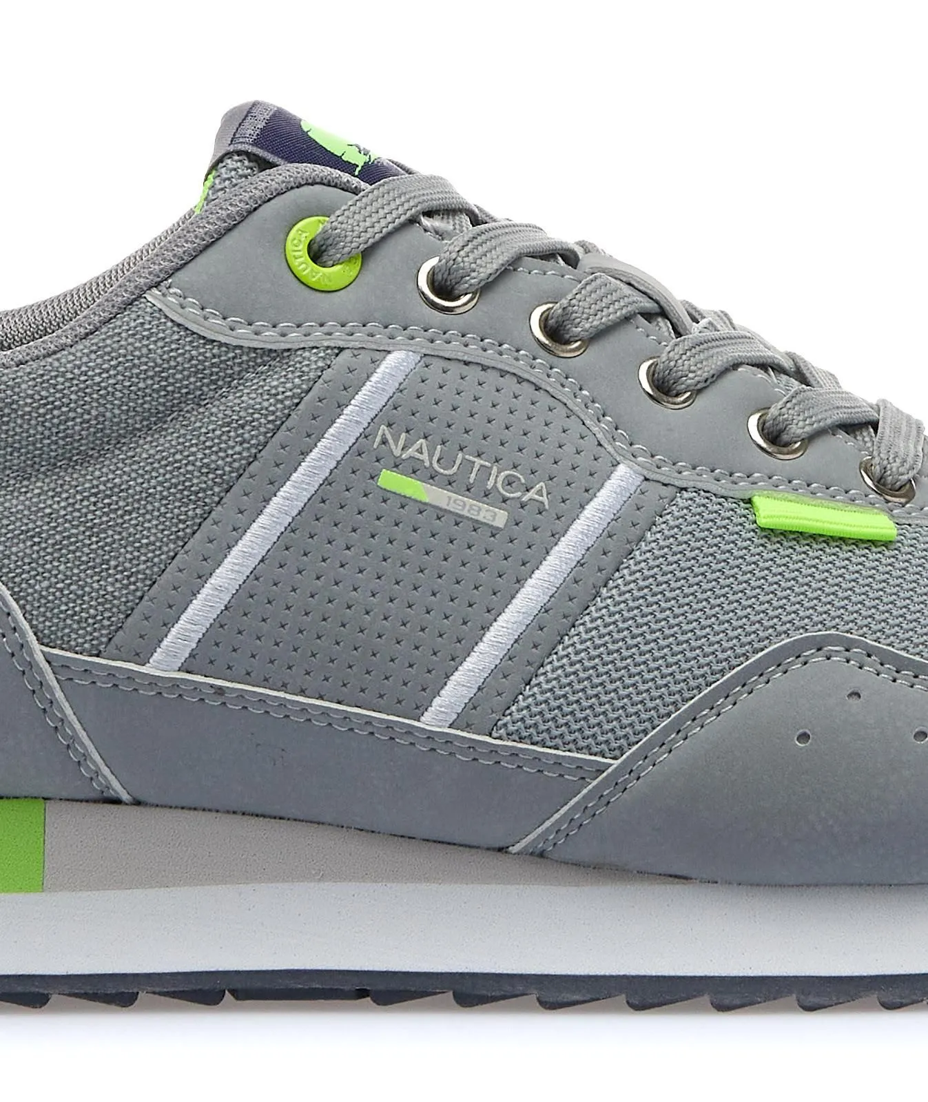Sneakers grigie con logo e dettagli fluo