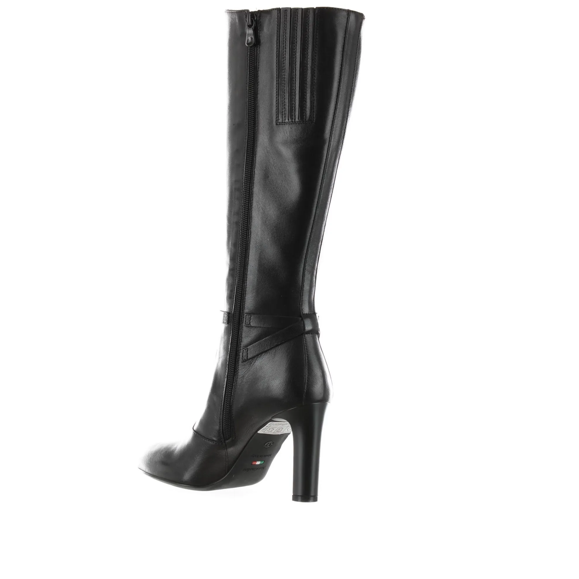 Stivale in pelle con dettagli metallici