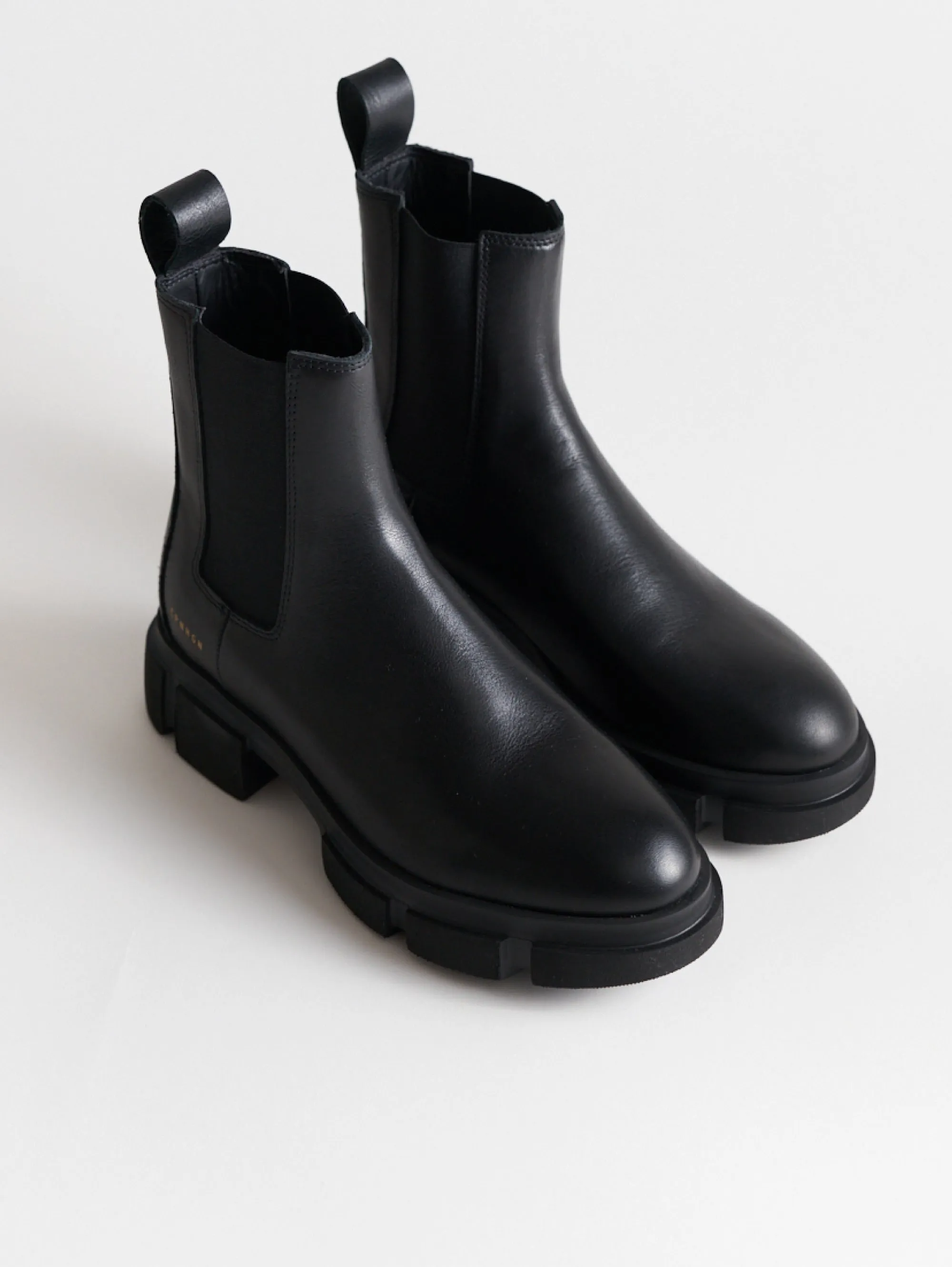 Tronchetti Chelsea in Vitello Nero